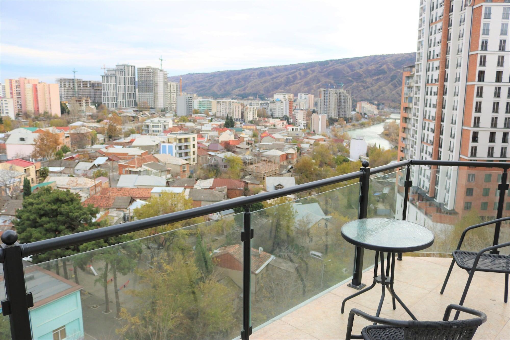 Отель L Plaza Тбилиси Экстерьер фото